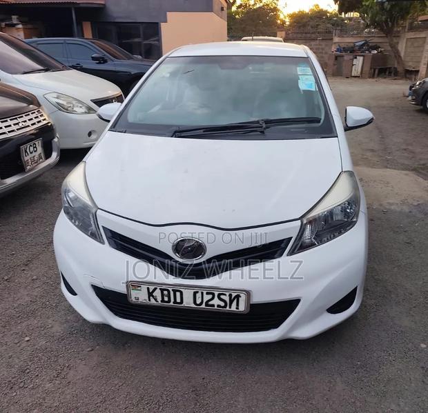 Toyota Vitz 1.3 FWD 5dr 2014 White