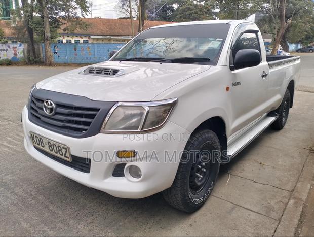 Toyota Hilux 2014 White
