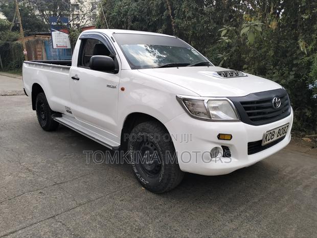 Toyota Hilux 2014 White