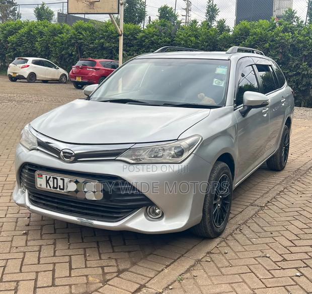 Toyota Corolla Fielder 2015 Silver