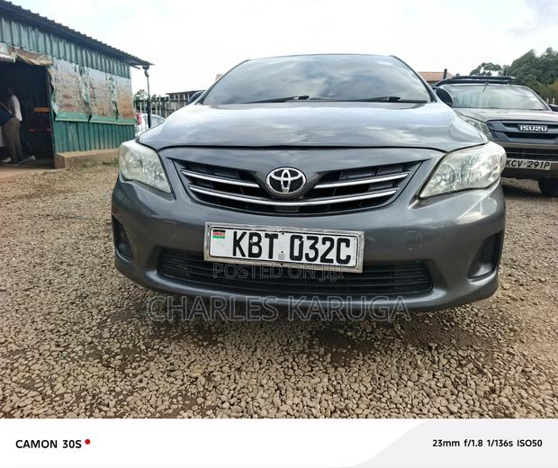 Toyota Corolla 2012 Gray