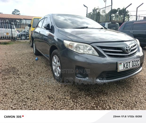 Toyota Corolla 2012 Gray