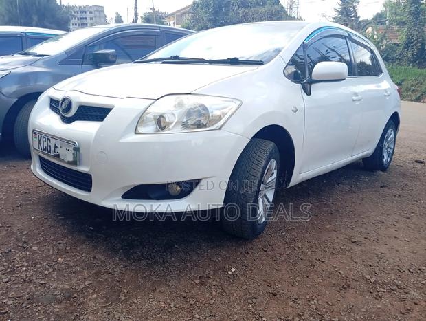 Toyota Auris 2009 White