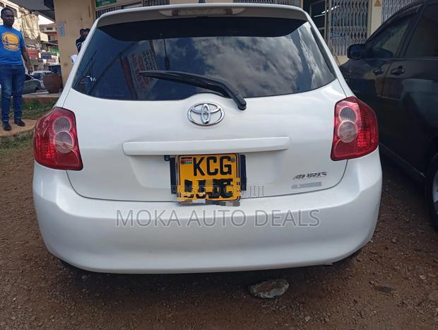 Toyota Auris 2009 White