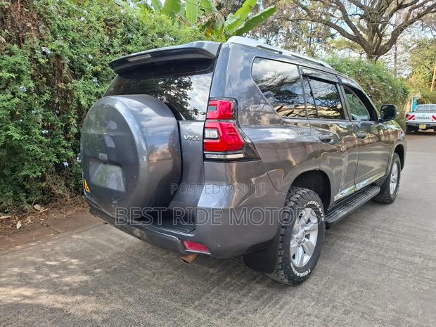 Toyota Land Cruiser Prado 3.0 190hp 2020 Gray