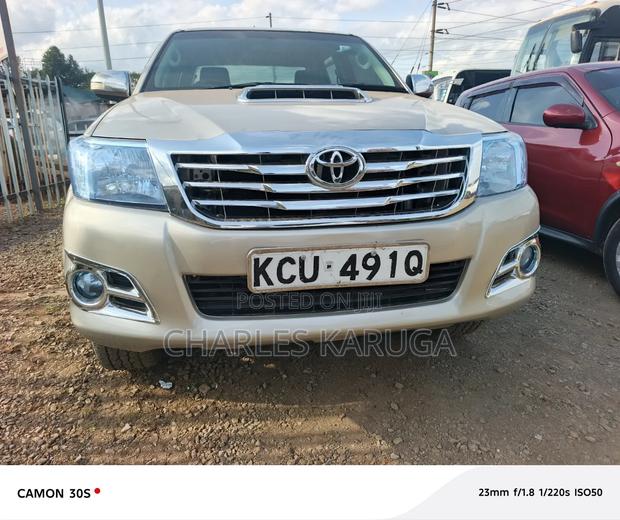 Toyota Hilux 2012 Silver
