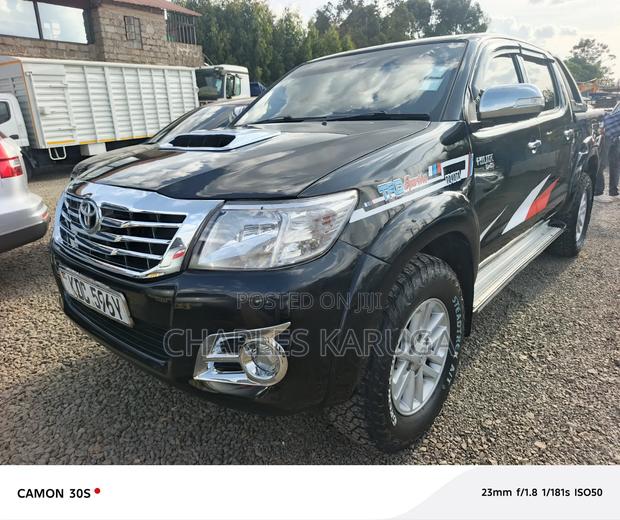 Toyota Hilux 2014 Black