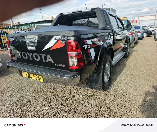 Toyota Hilux 2014 Black