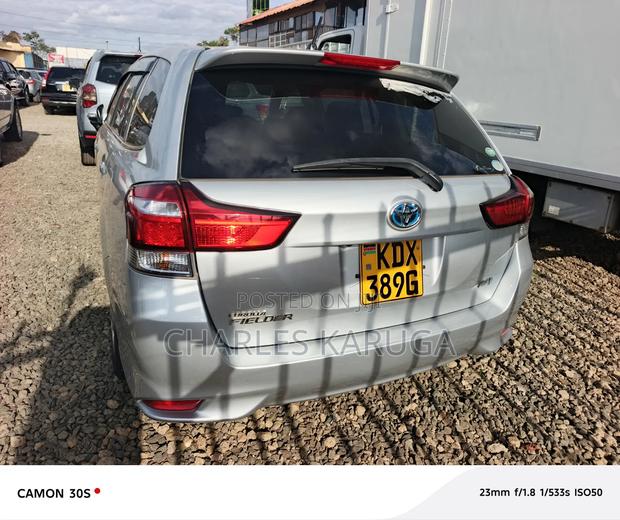 Toyota Corolla Fielder 2017 Silver