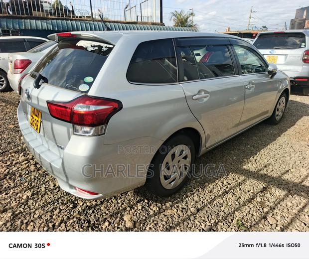 Toyota Corolla Fielder 2017 Silver