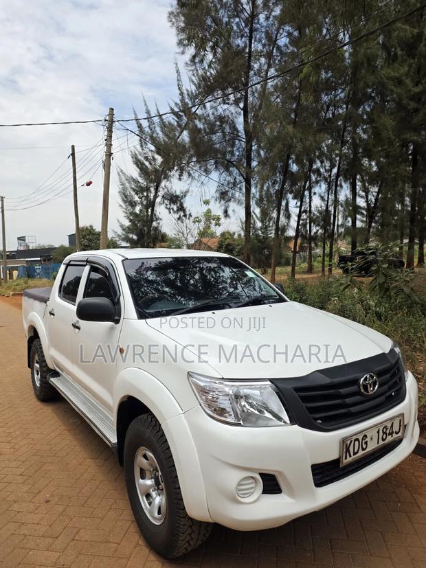 Toyota Hilux 2015 White