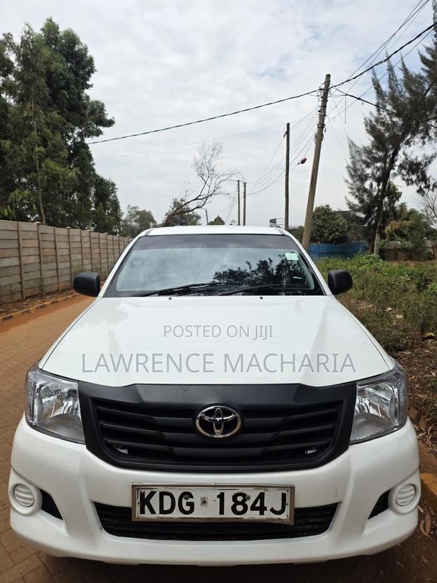 Toyota Hilux 2015 White
