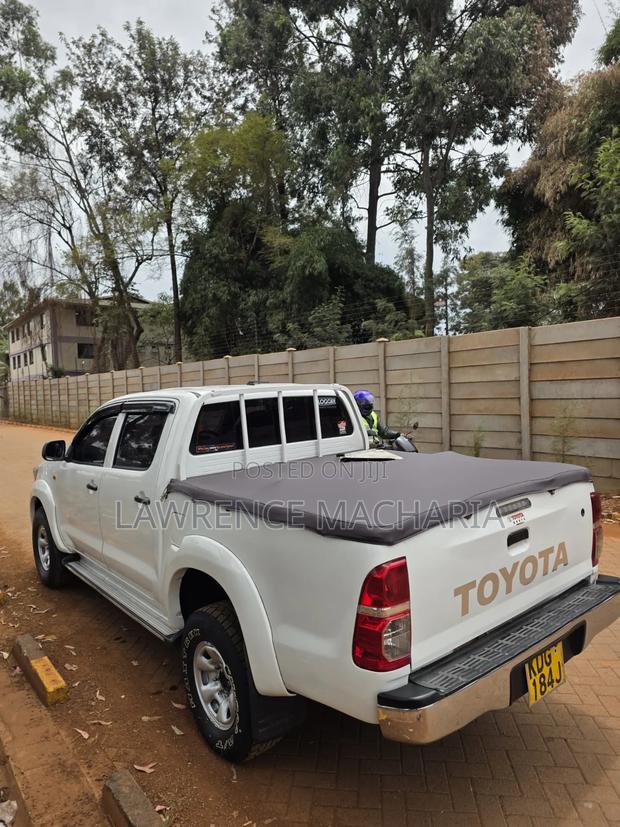 Toyota Hilux 2015 White