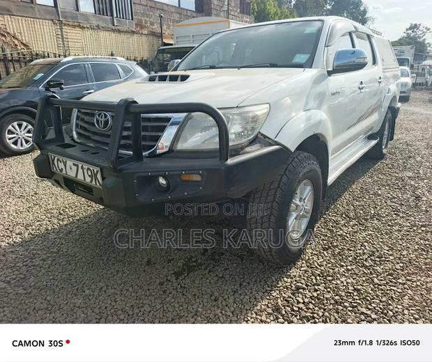 Toyota Hilux 2013 White