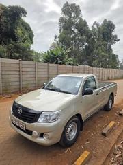 Toyota Hilux 2015 Gold for sale