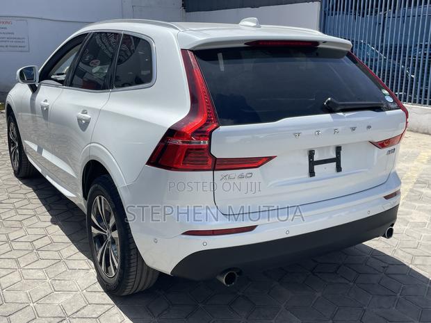 Volvo XC60 T5 Inscription AWD 2019 White