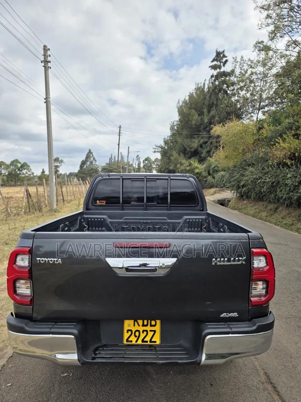 Toyota Hilux Revo Double Cab Deisel 2.8 RWD 2022 Gray