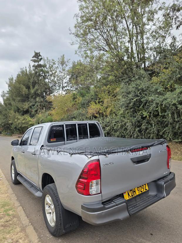Toyota Hilux Revo Double Cab Deisel 2.4 RWD 2022 Silver
