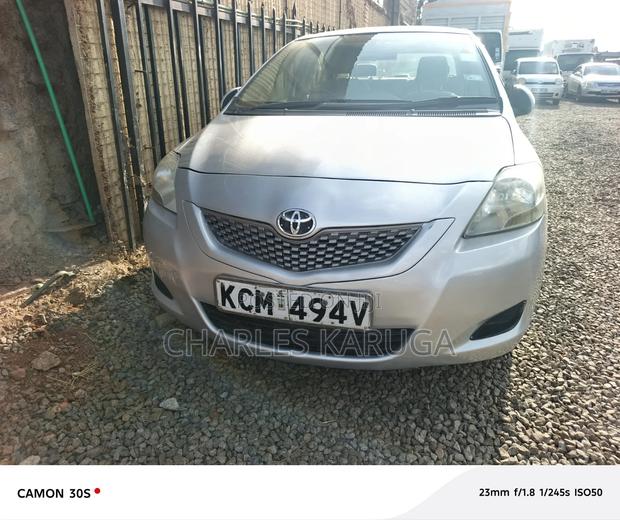 Toyota Belta 2010 Silver