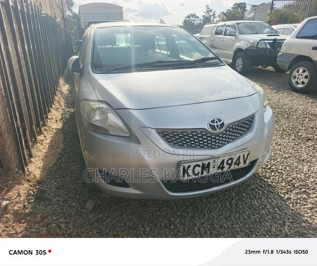 Toyota Belta 2010 Silver