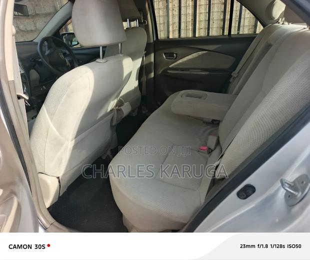 Toyota Belta 2010 Silver