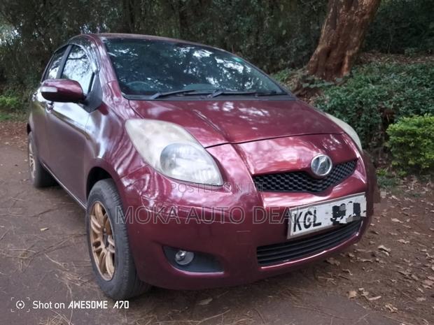 Toyota Vitz 1.0 FWD 5dr 2010 Burgundy