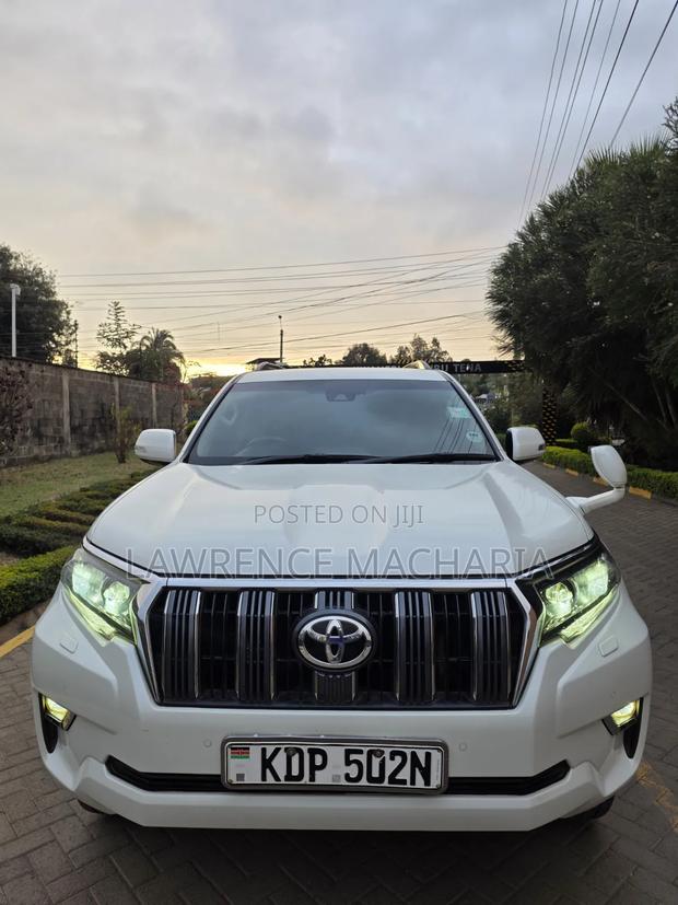 Toyota Land Cruiser Prado 2.8 2017 White