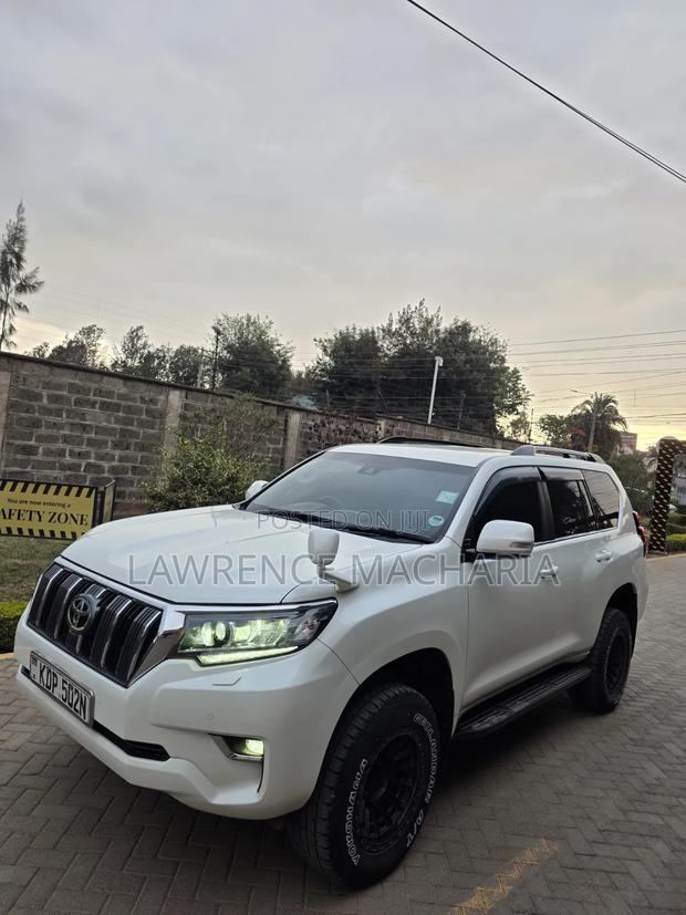 Toyota Land Cruiser Prado 2.8 2017 White