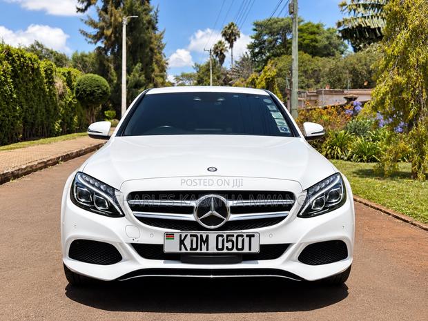 Mercedes-Benz C200 2016 Pearl