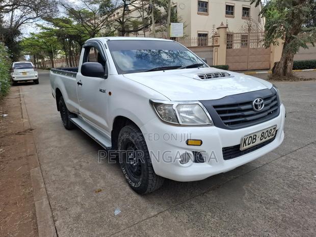 Toyota Hilux 2014 Off white