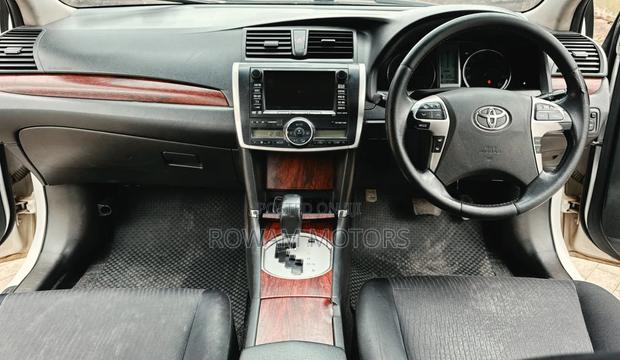 Toyota Premio 2011 White