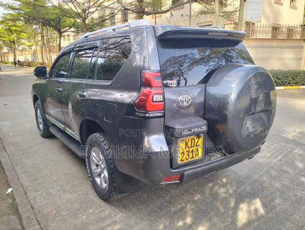 Toyota Land Cruiser Prado 2020 Gray