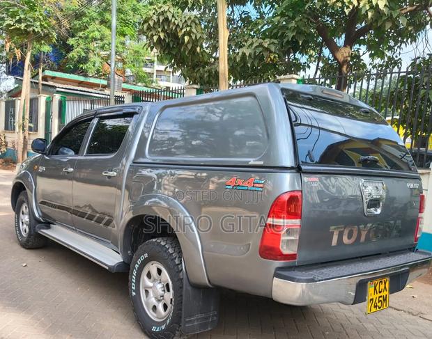 Toyota Hilux 3.0 D-4D 4x4 2014 Gray