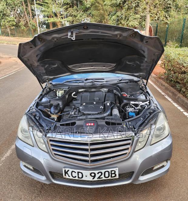 Mercedes-Benz E200 2009 Silver