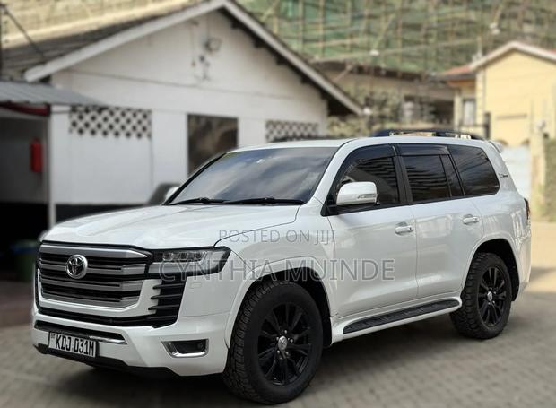 Toyota Land Cruiser Prado 2014 White