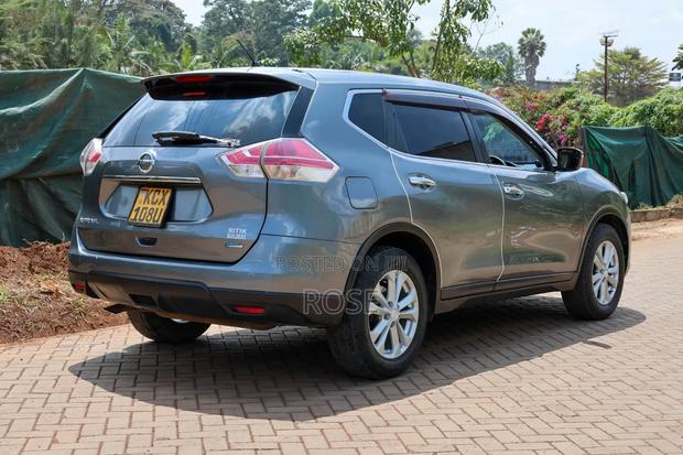 Nissan X-Trail 2012 Gray