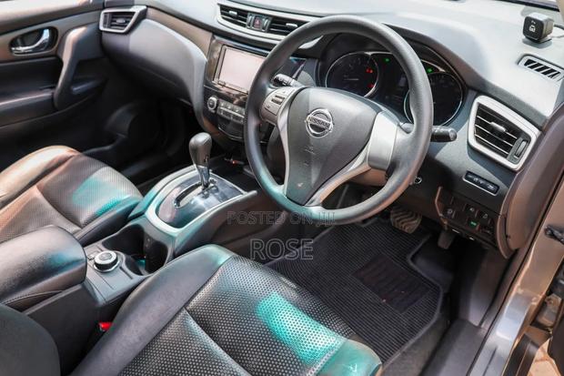 Nissan X-Trail 2012 Gray
