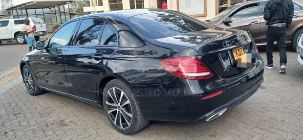 Mercedes-Benz E300 2019 Black