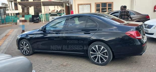 Mercedes-Benz E300 2019 Black