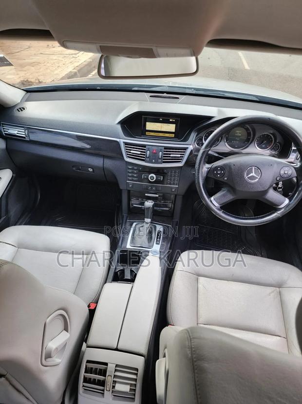 Mercedes-Benz E200 2009 Silver
