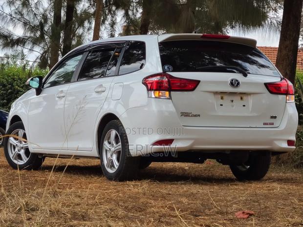 Toyota Corolla Fielder 1.5 Hybrid FWD 2020 White