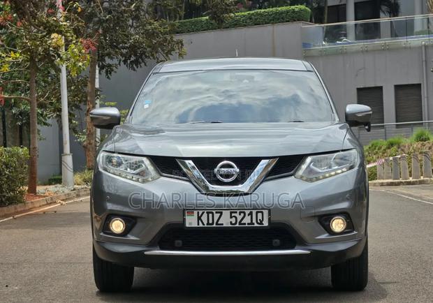 Nissan X-Trail 2015 Gray