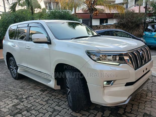 Toyota Land Cruiser Prado 2019 White