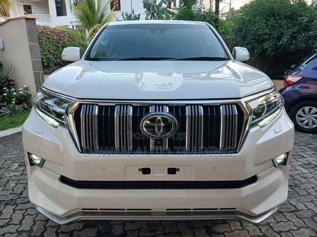 Toyota Land Cruiser Prado 2019 White
