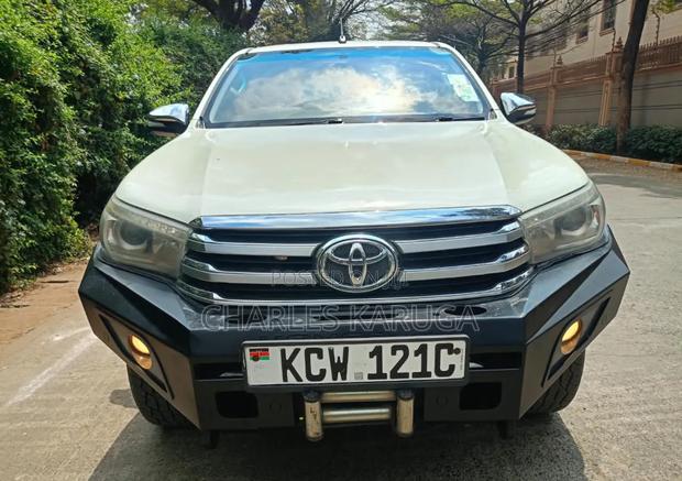 Toyota Hilux 2017 White