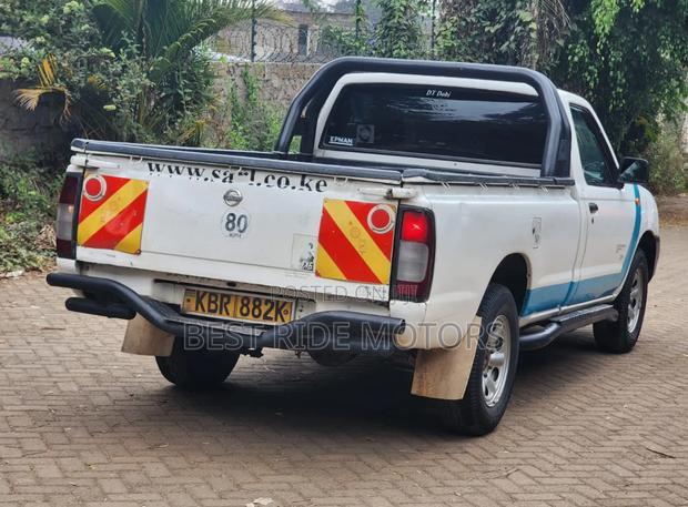 Nissan Hardbody 2012 White