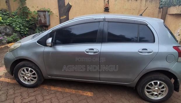 Toyota Vitz 2007 Silver
