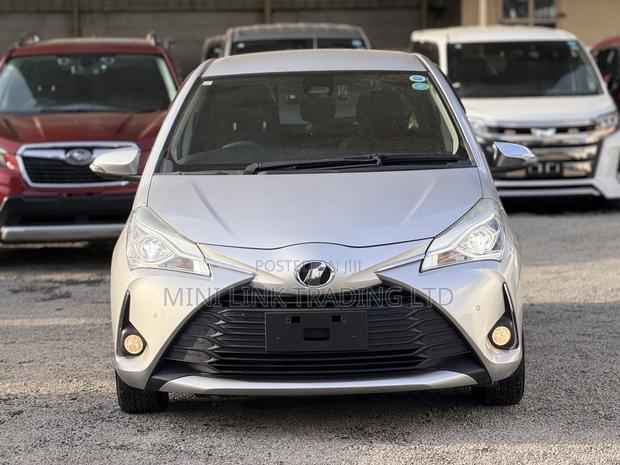 Toyota Vitz 1.3 FWD 5dr 2019 Silver