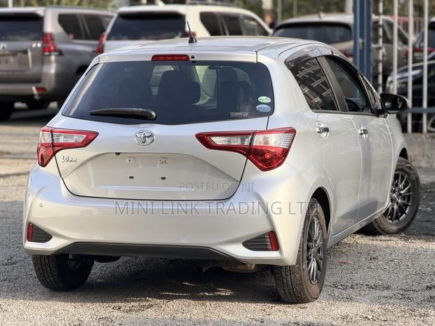 Toyota Vitz 1.3 FWD 5dr 2019 Silver