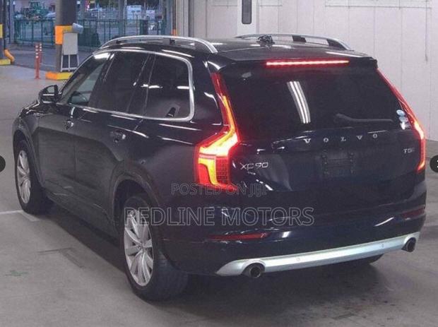 Volvo XC90 T5 Momentum AWD 2019 Black